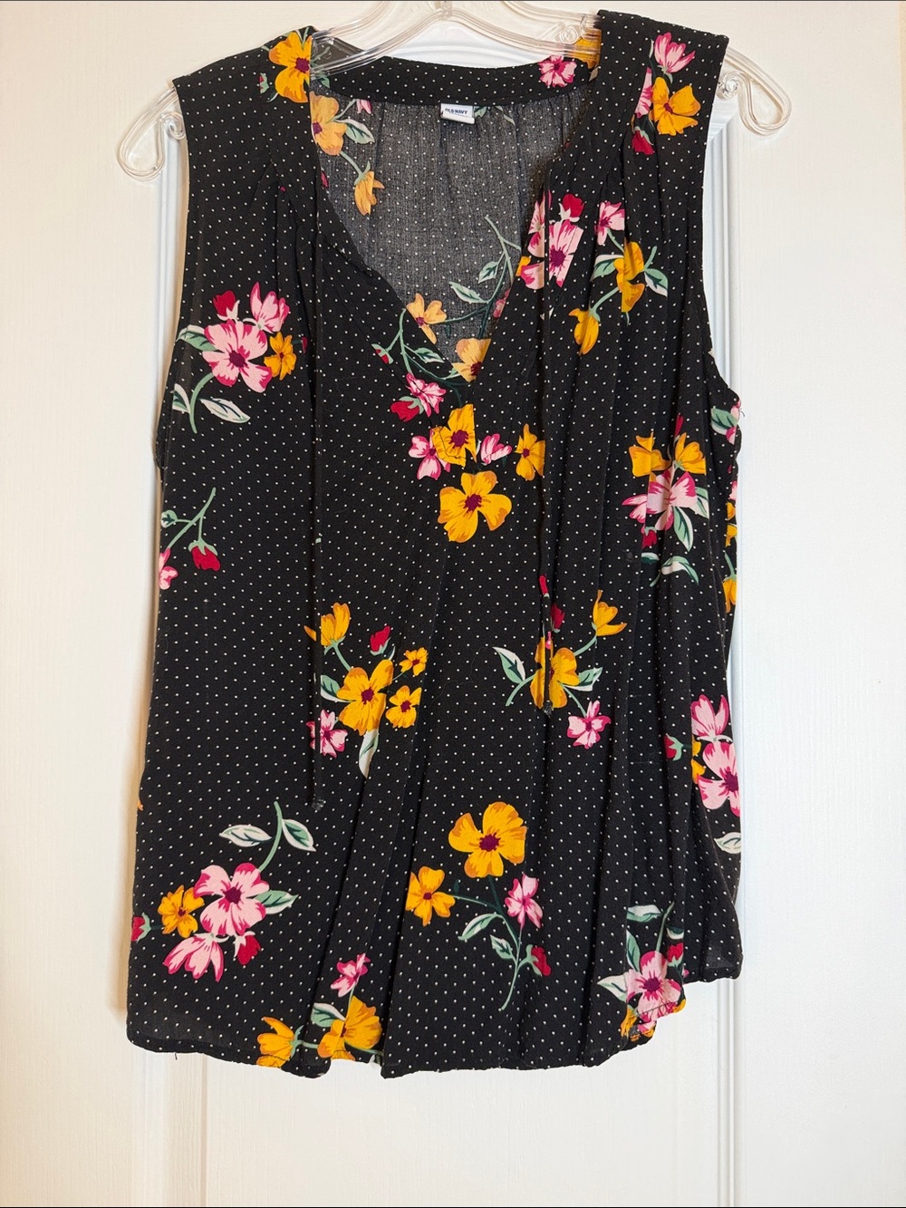 Old Navy Floral Polka Dot Sleeveless V-Neck Top - Black